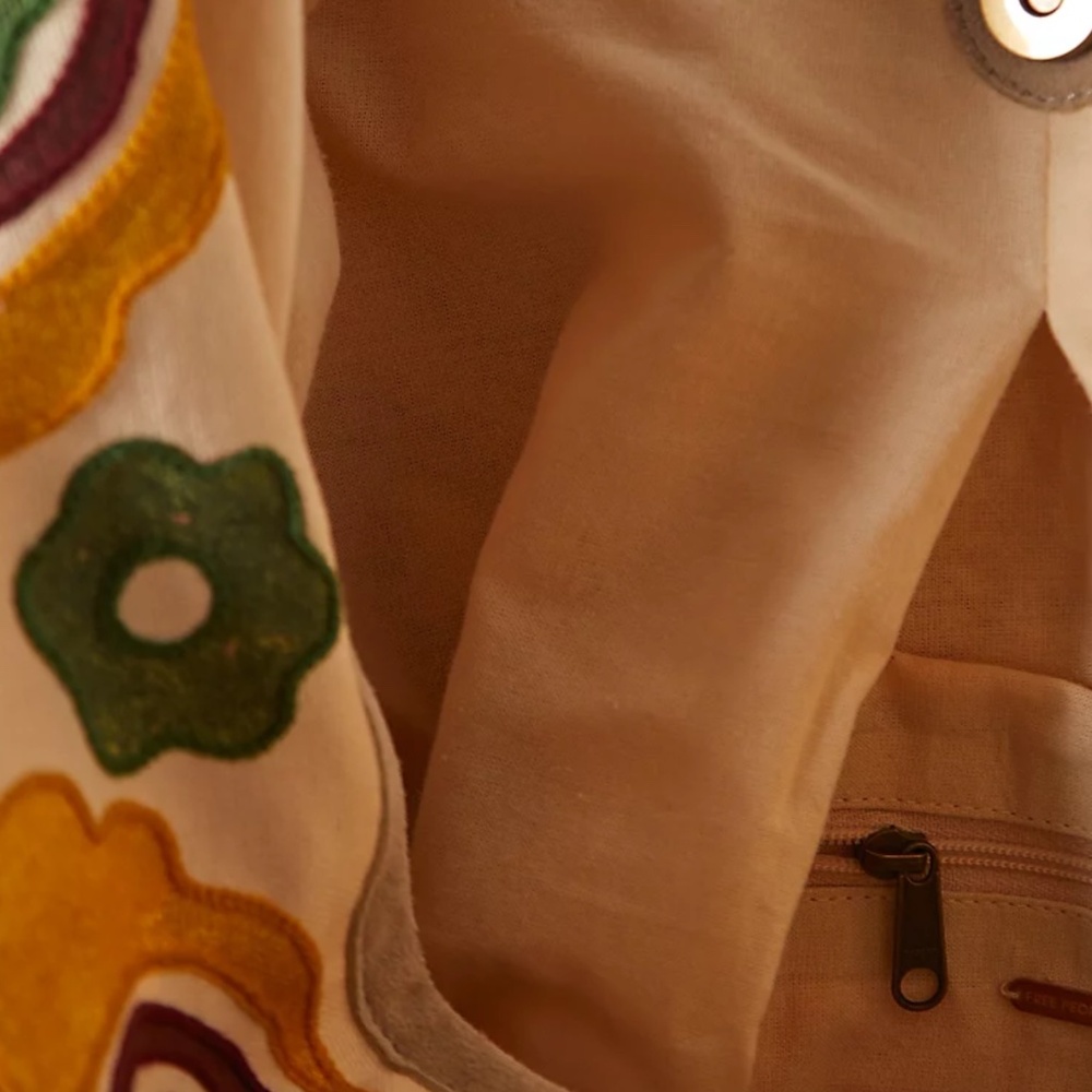 Free People Hypnotized Slouchy Tote NWT - Picture 5 of 6